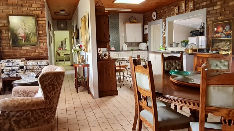 4 Bedroom Property for Sale in Boggomsbaai Western Cape